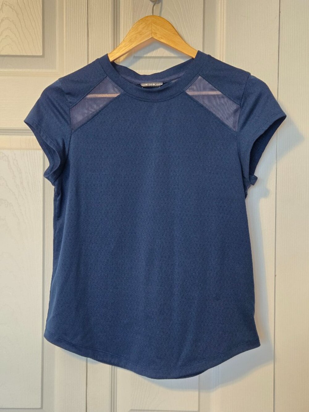Women's Oiselle Top, Size 06.